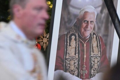 EN VIDEO | Las primeras imágenes de Benedicto XVI tras su fallecimiento