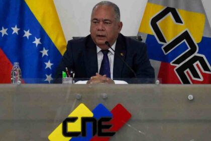 El presidente del CNE, Elvis Amoroso, ratificó que cierra el proceso de postulaciones de candidatos participarán elecciones presidenciales