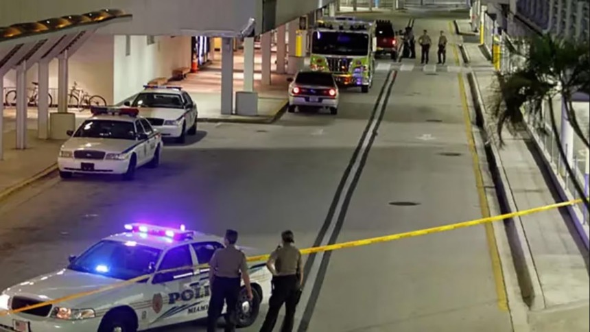 TENSIÓN EN MIAMI: Desalojan aeropuerto luego de que una mujer fue apuñalada en múltiples oportunidades