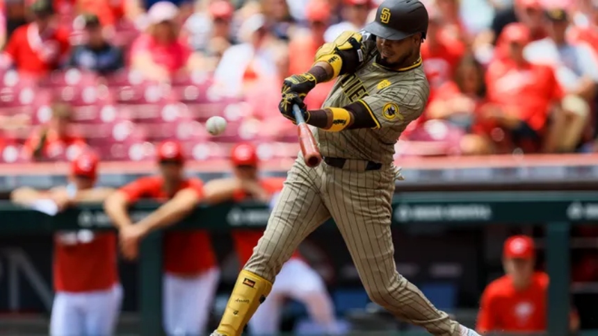 El venezolano Luis Arráez volvió a demostrar su destreza con el bate al conectar cuatro imparables en cinco turnos al bate durante el partido de este miércoles, 28 de agosto, contra los Cardenales de San Luis.  