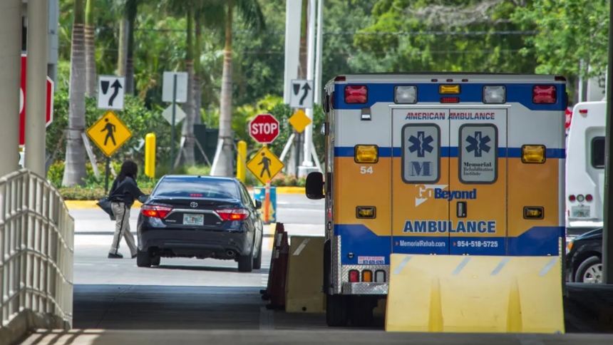 Al menos nueve personas, incluyendo seis niños, murieron cuando un vehículo SUV perdió el control, chocó contra una barrera de protección y cayó en un canal en el condado de Palm Beach, en Florida (EEUU). 